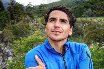 Comiendo jabalí junto a su hermano: La particular escapada de Pangal Andrade al sur de Chile