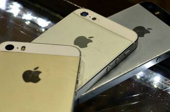 Delincuentes armados robaron más de 100 iPhones desde sucursal Entel en Maipú