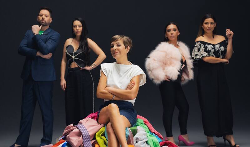 Los panelistas de "Only Fama" junto a la conductora, Fran García-Huidobro. Créditos: Mega