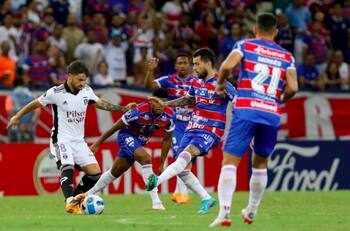 ¿Nueva defensa? El drama que presenta Fortaleza de cara al duelo ante Colo Colo por Copa Libertadores
