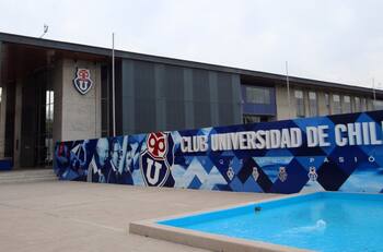 Rector de la Universidad de Chile lanzó advertencia a los nuevos dueños de Azul Azul