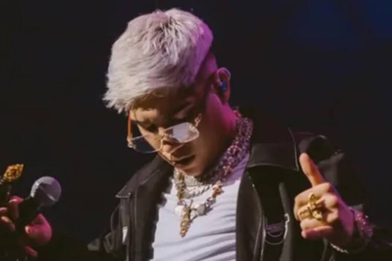 es acusado de violación.