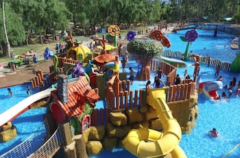 Parque Acuático Oasis a una hora de Santiago: La mejor opción para despedir las vacaciones de verano junto a la familia