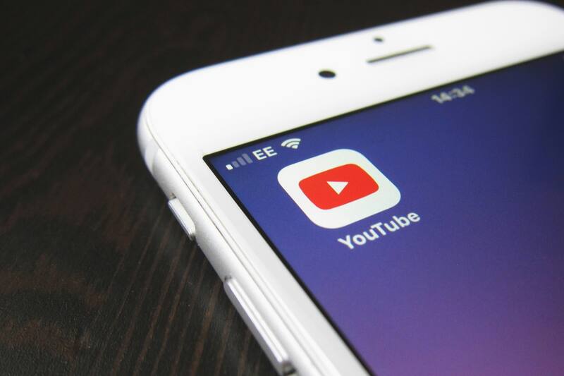 Así puedes denunciar aquellos videos.