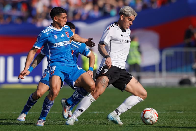 Colo Colo y Universidad de Chile pelearon el título todo el año. Foto: Agencia Aton