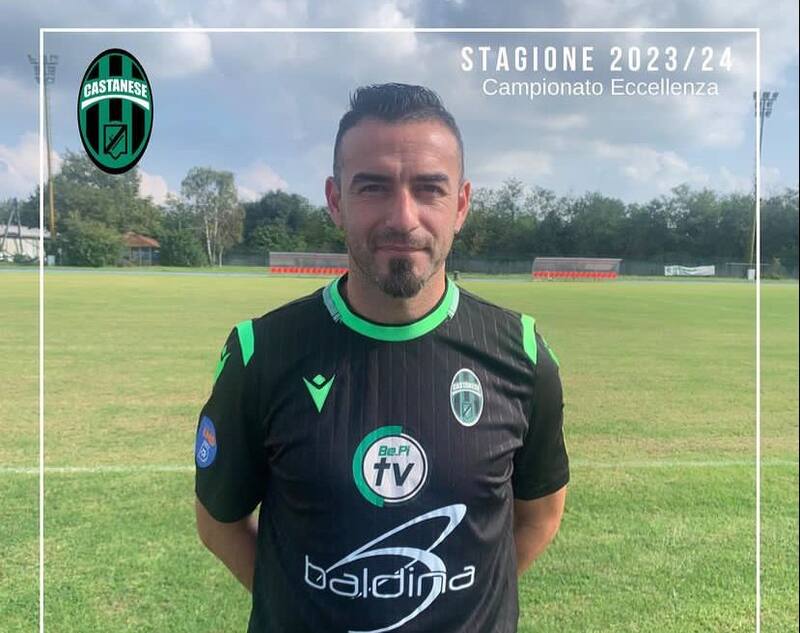 Carlos Salom presentado como nuevo refuerzo en el fútbol italiano.