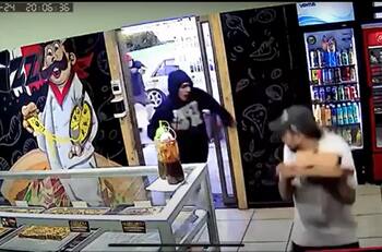 VIDEO | Sería un ajuste de cuentas: Balacera en pizzería de Coronel dejó un herido en riesgo vital