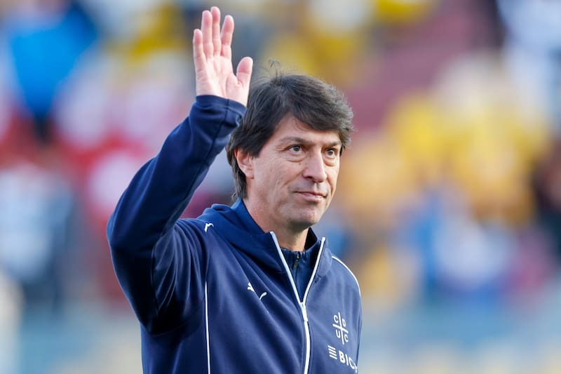 El DT de los Cruzados está aprovechando sus últimos días de vacaciones, antes del comienzo de la pretemporada. Foto: Agencia ATON.