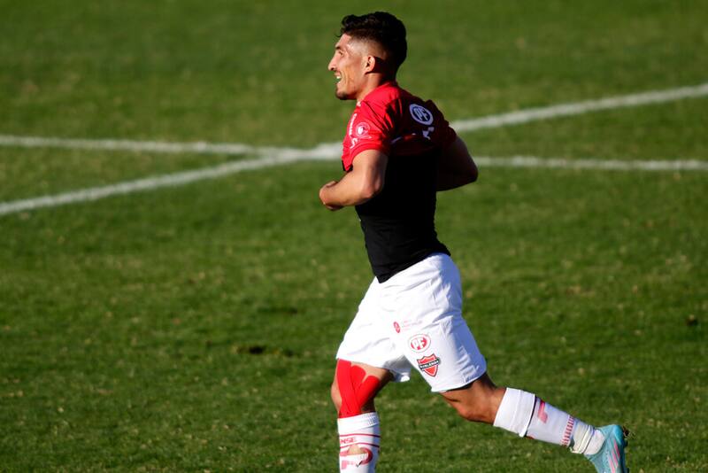Mathías Pinto también registró pasos por el Ñublense de Jaime García. Foto: Aton.