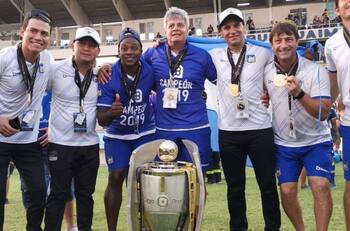 Rolando Azas volvió a Chile tras dramáticos meses en Ecuador: “Estaba encerrado en mi departamento”