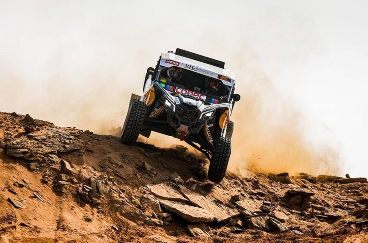 "Chaleco" López tuvo una mala jornada en la Etapa 10 del Dakar pero sigue como líder