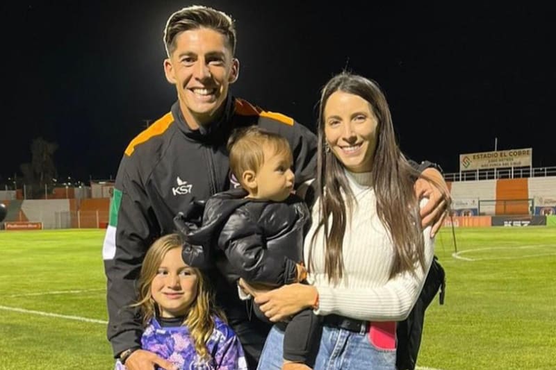 El mediocampista de Santiago Wanderers no ve con malos ojos quedarse con su familia en Chile. Foto: Leandro Navarro en Instagram.