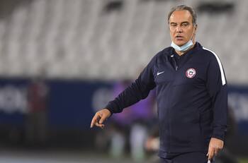 Con Luciano Arriagada incluido: Los jugadores que debutaron en La Roja bajo la dirección técnica de Martín Lasarte