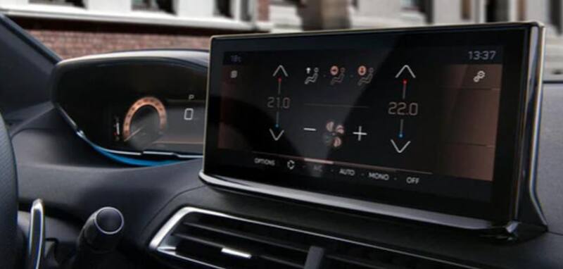 La cantante mostró su lujoso auto.