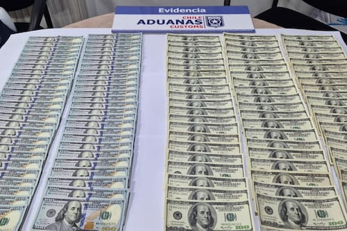 Indignante: descubren a viajero oculto ingresando ilegalmente más de 30 mil dólares en efectivo a Chile