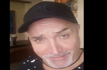 Luis Jara le cantó a Paty Maldonado al ritmo de "Pegao" de Omega