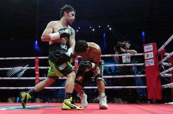 "Pancora" Velásquez dejó boquiabiertos a comentaristas en su pelea por los títulos mundiales de la AMB y la FIB