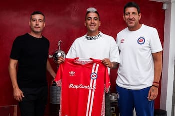 VIDEO | Llegó como estrella: así presentó Argentinos Juniors a Leandro Fernández