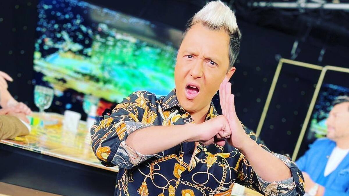 Tras su escándalo por sacarse la ropa ebrio en el Hotel Sheraton: Sergio Rojas asegura que su mamá no lo deja salir