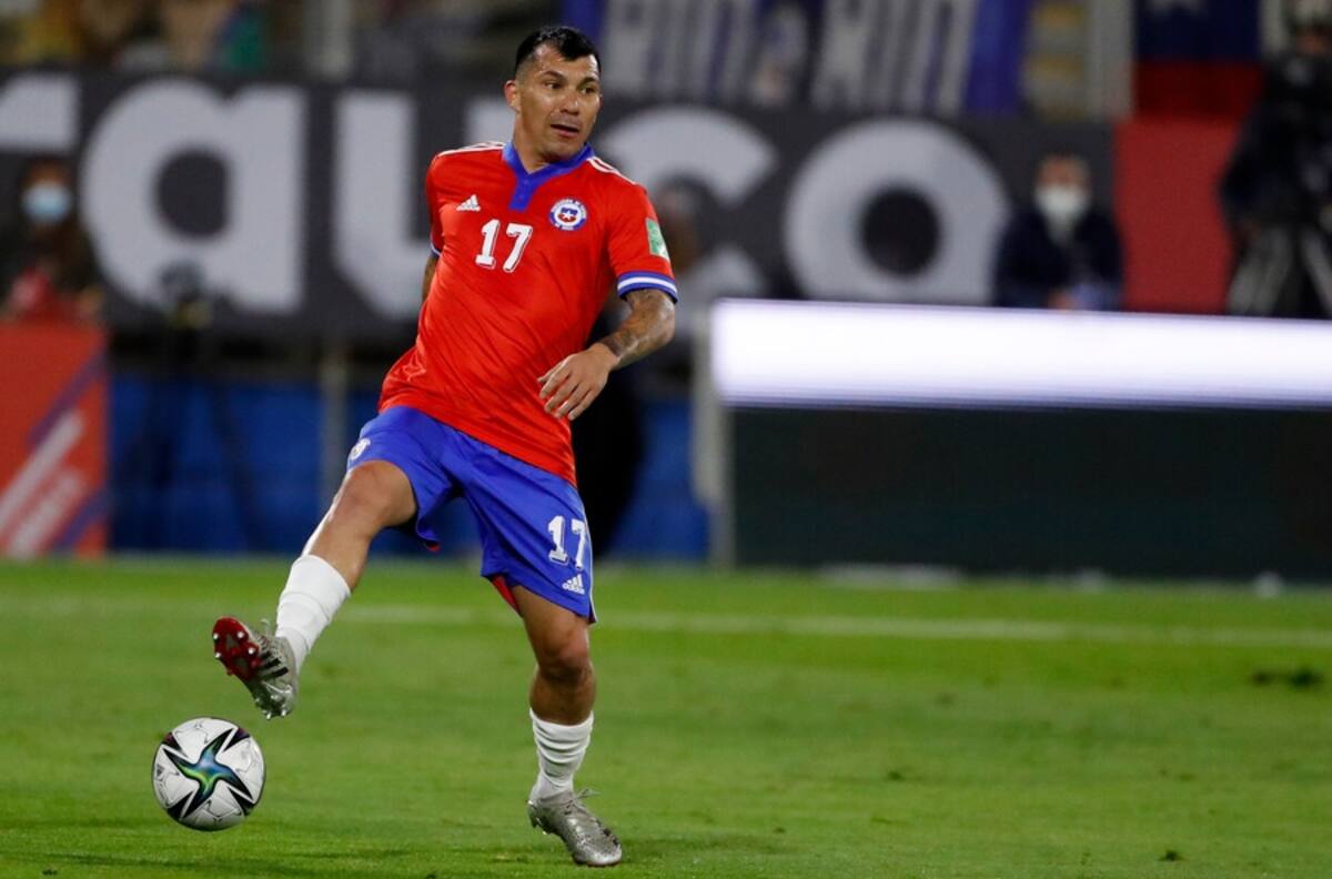 De vuelta a San Carlos de Apoquindo: Gary Medel presenció entrenamiento de su hijo en la inferiores de la UC