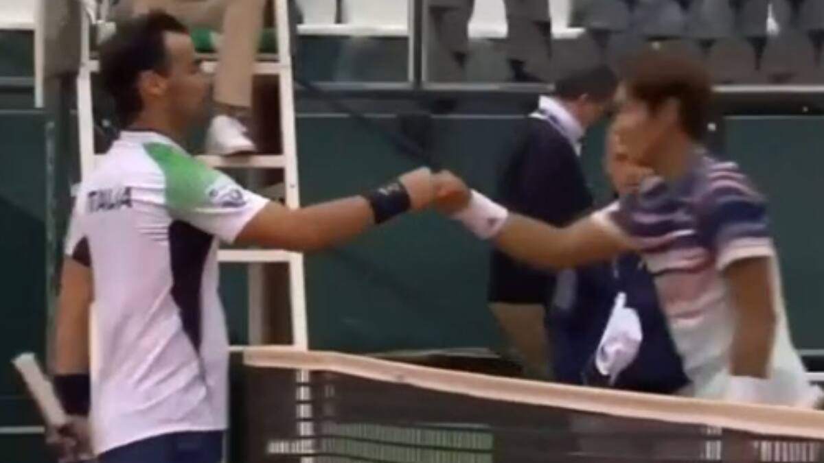 Así se saludaron tenistas en Copa Davis para prevenir el contagio de coronavirus