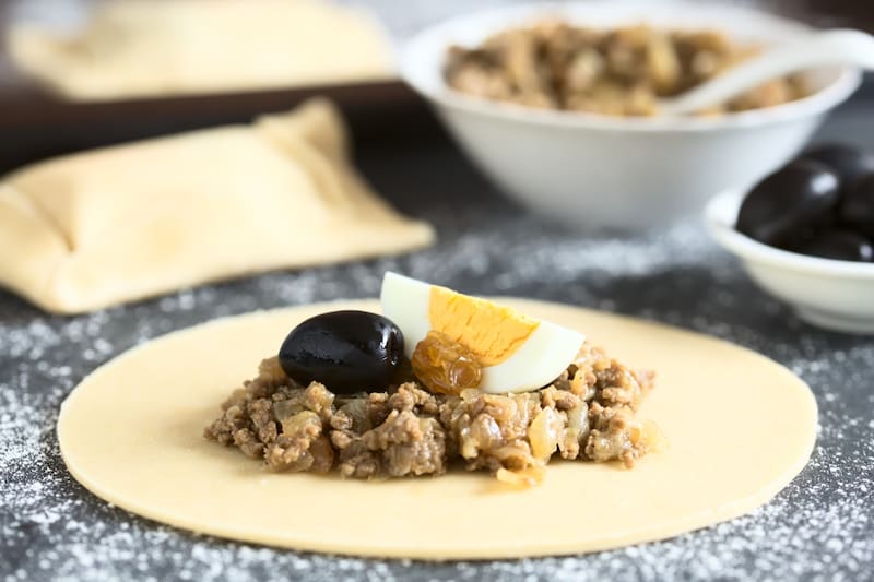 Esta preparación es la base para poder cocinar nuestras tradicionales empanadas de pino. Créditos: Chile es Tuyo.