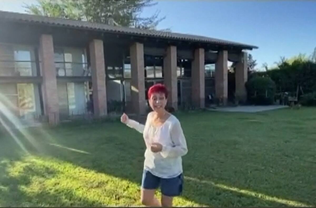 Con piscina y un amplio terreno en Machalí: Así es la espectacular casa de la Doctora Carolina Herrera