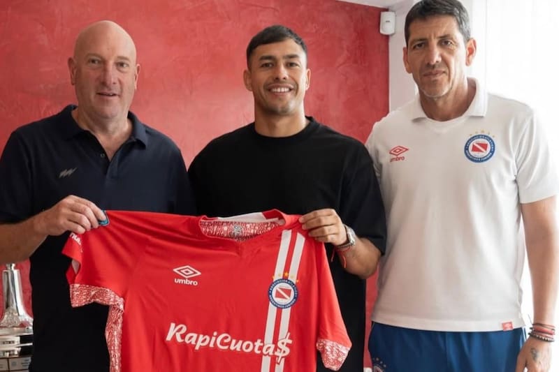 El delantero chileno es nuevo refuerzo de Argentinos Juniors. Foto: Argentinos Juniors.