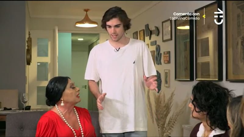 Matías, hijo de Pato Torres y Titi García-Huidobro, en “La Divina Comida”