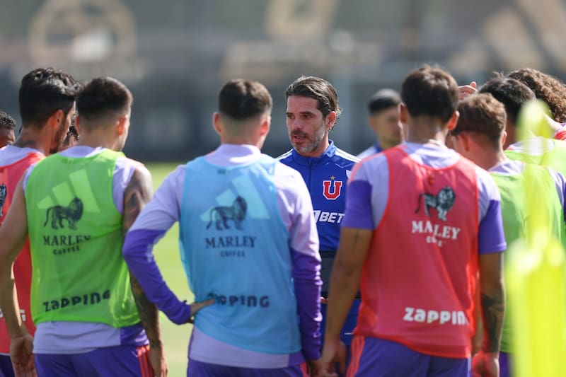 Gago respira: El ‘Hospital de la U’ tiene dos pacientes menos justo para el estreno del DT ante La Calera”. Foto: @udechile