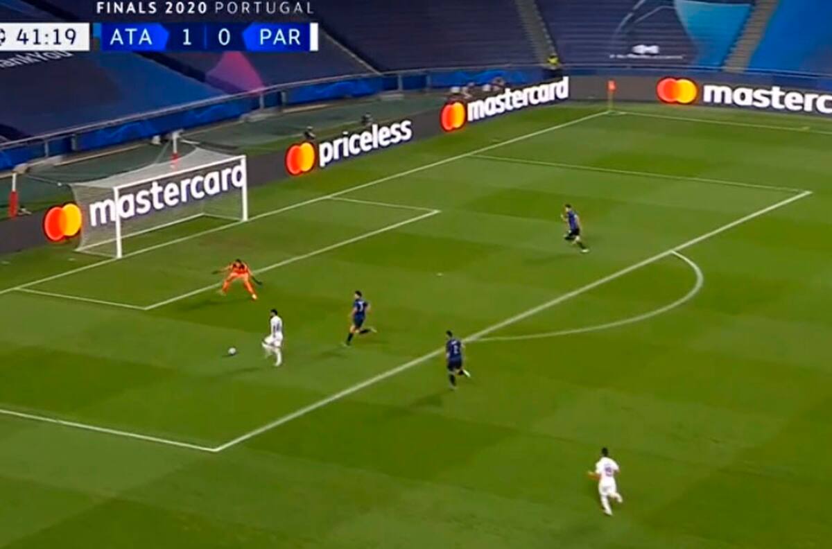 ¡No es su día! Otra vez Neymar se perdió un gol ante Atalanta