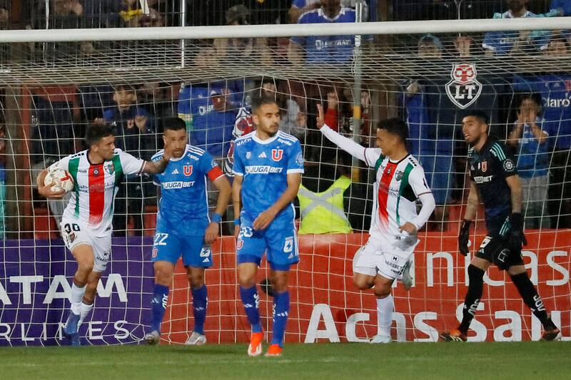 No convencieron: los 3 jugadores de la U que devolvieron la camiseta en caída frente a Palestino. Foto: Aton.