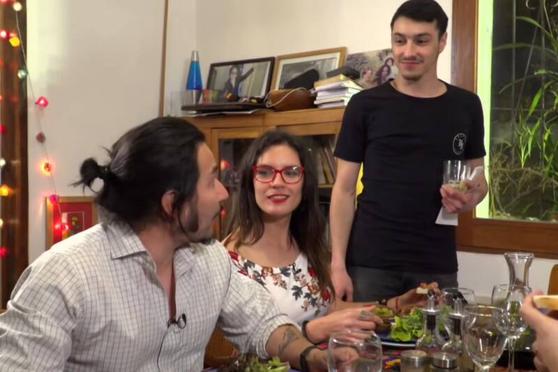 Camila Vallejo presentó a Abel Zicavo en "La Divina Comida"/ Youtube