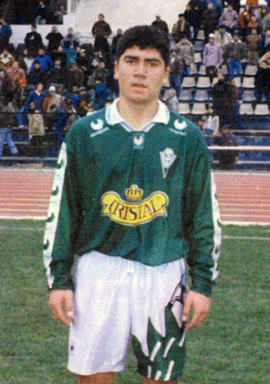 El Fantasista debutó en Santiago Wanderers en 1996.