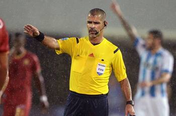 Esta es la verdadera razón por la que el árbitro Aquino no cobró penal favorable a La Roja