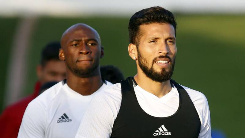 ENTRENAMIENTO DEL VALENCIA GARAY Y MANGALA
