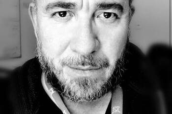 "No está vacunado": Director de "Bienvenidos" continúa internado por la variante Delta del Covid-19