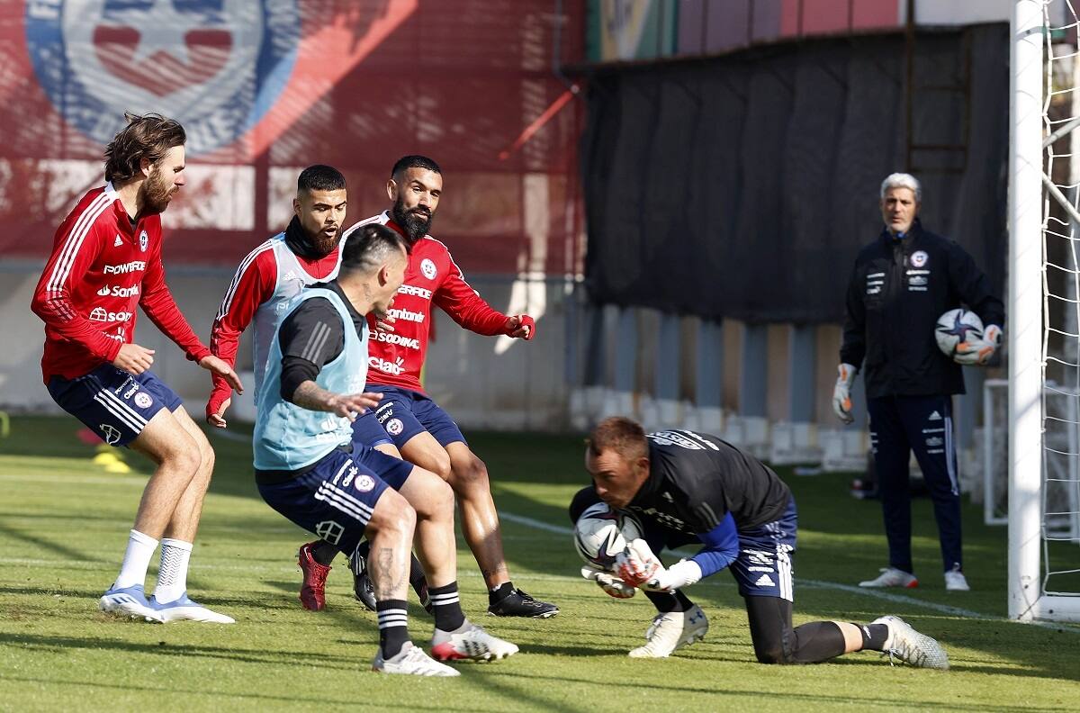 VIDEO| La Roja emprendió su rumbo a Asia para disputar la Copa Kirin: "Son rivales mundialistas"