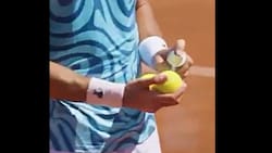 VIDEO | Sorprenden a tenista argentino haciendo trampa en el Challenger de Santiago con un misterioso spray