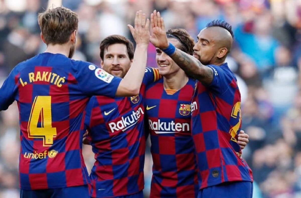 Arturo Vidal destaca entre los citados del Barcelona para el Clásico