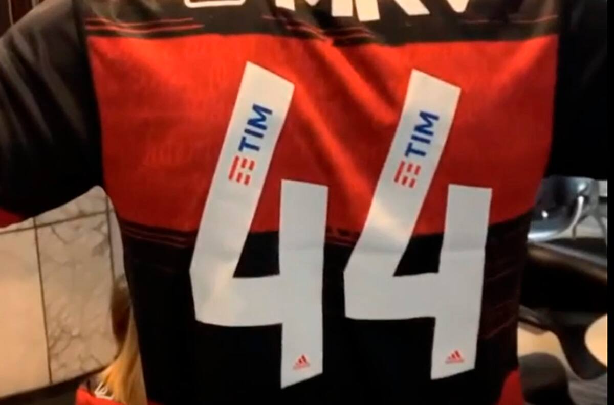 "Está guapísima, eh": Mauricio Isla y su familia se lucen con la camiseta del Flamengo