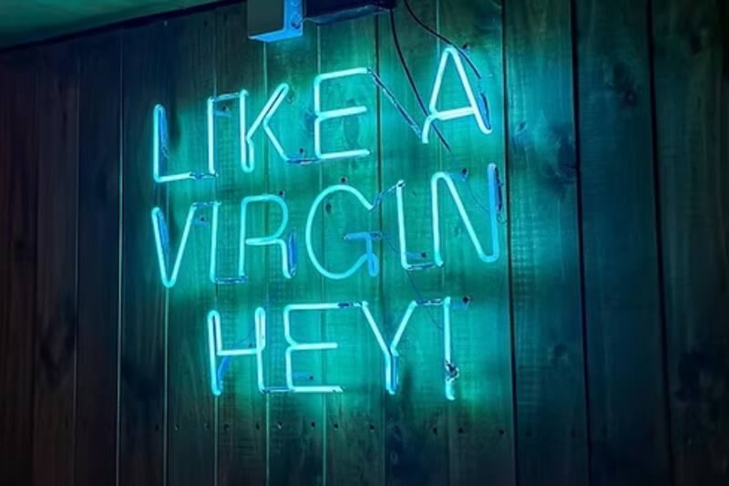 El bar capitalino cuenta con nueve sucursales en Santiago y dos en regiones. Créditos: Bar La Virgen.