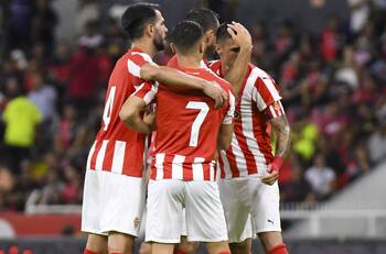 Oportunidad de mercado para el fútbol chileno: el goleador nacional que saldrá de su equipo en Europa