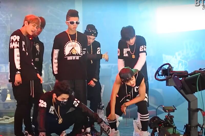 Un día como hoy, pero en 2013, debuta BTS con el sencillo 2 COOL 4 SKOOL.