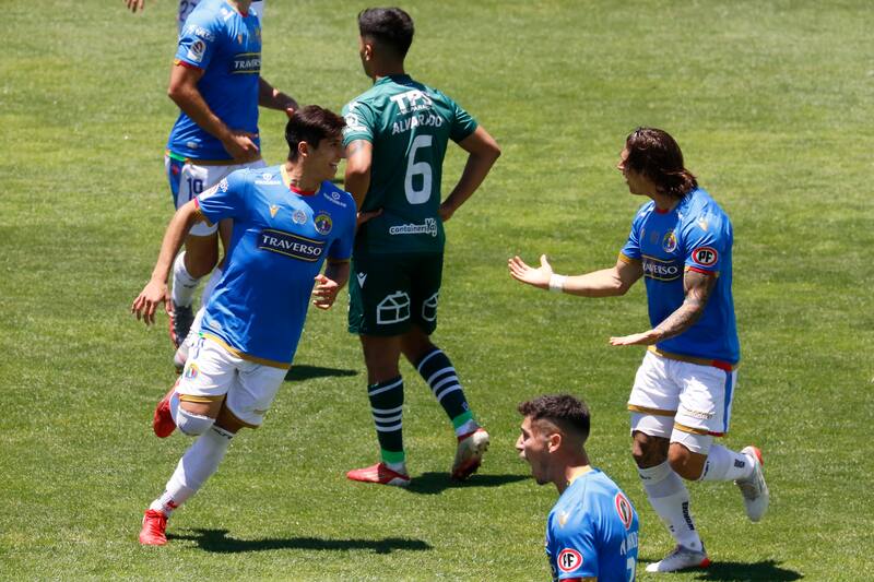 El último partido de Joaquín Montecinos en el fútbol chileno fue ante Santiago Wanderers en el campeonato 2021. (Foto: Aton)