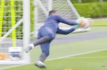 El exigente entrenamiento de los arqueros del Tottenham previo al retorno de la Premier League