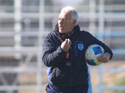 “Descendió” a Copiapó y puede repetir el plato con Magallanes: El mal presente de Ivo Basay