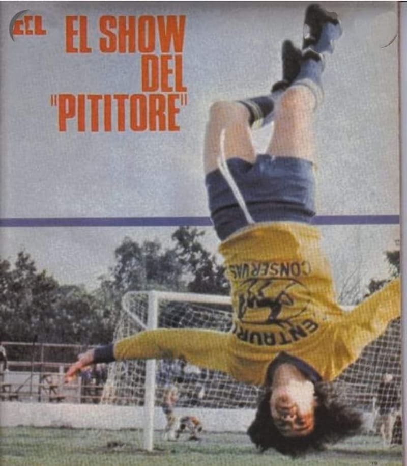 El mítico delantero chileno y su clásica celebración.