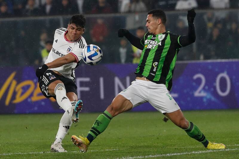 El joven delantero de Colo Colo no está convenciendo a la parcialidad alba. (Foto: Agencia Aton)