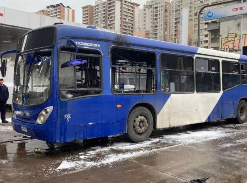El hecho ocurrió a las afueras de la Universidad Católica Silva Henríquez. Foto: ATON.